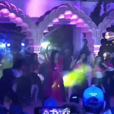 KATRINA KAIF FIRES ON 'SHEILA KI JAWANI' SONG AT WEDDING