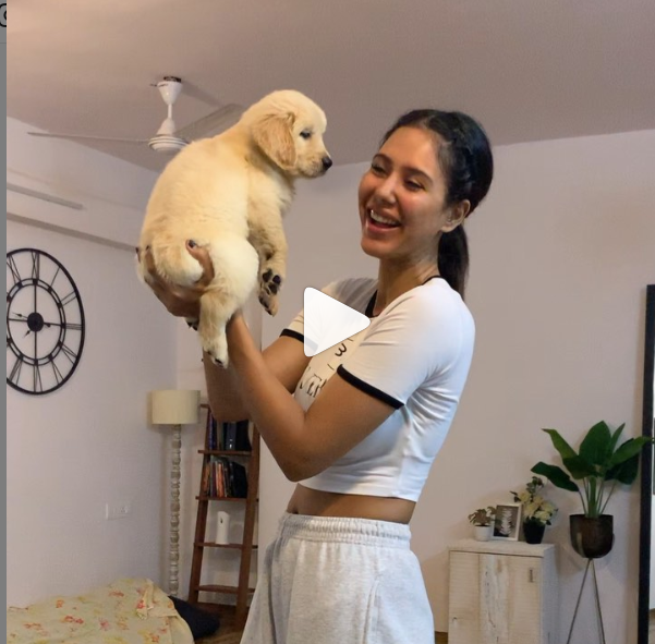 SONAM BAJWA PLAYS WITH LITTLE DOG-WATCH NOW