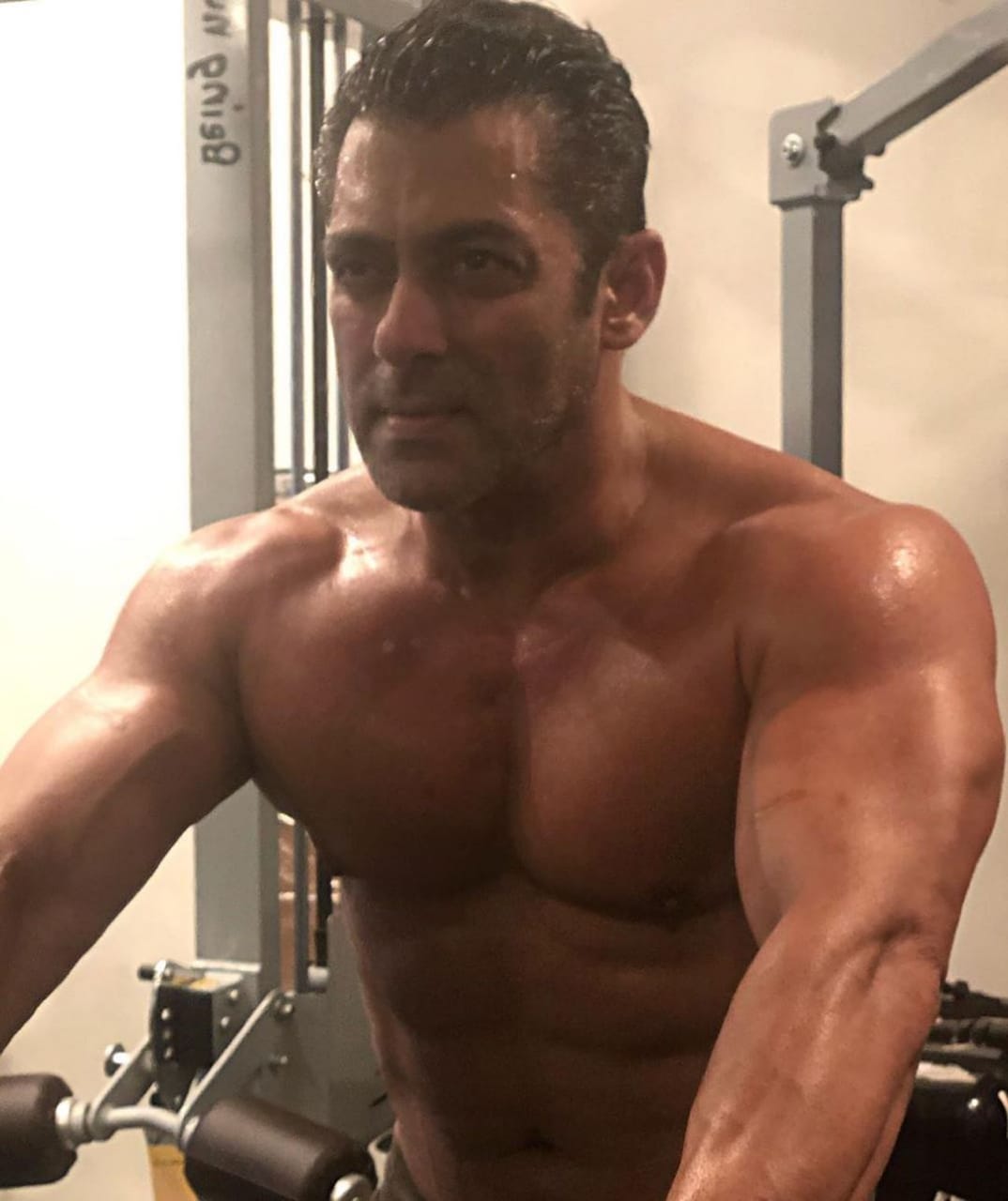 SALMAN KHAN PROMOTING FITNESS WORKOUT